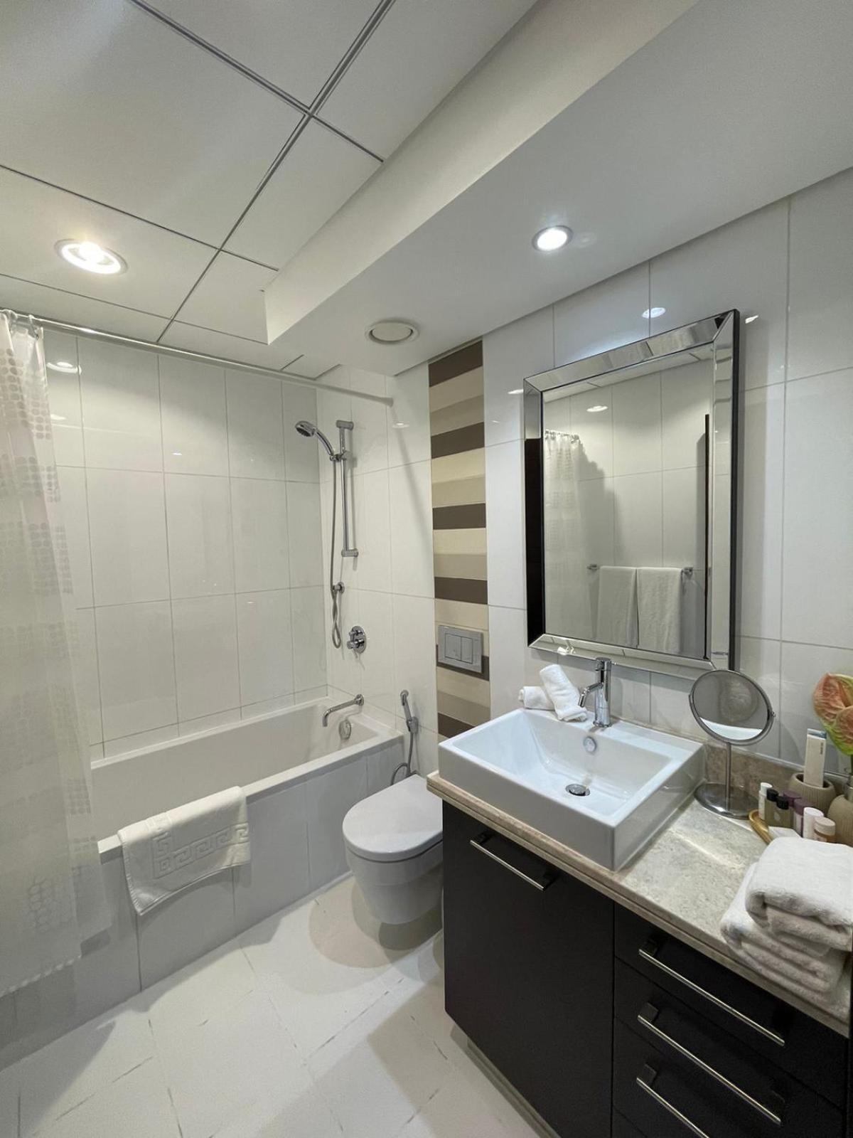 First Class 2Br With Burj Khalifa & Downtown View Dubai Dış mekan fotoğraf
